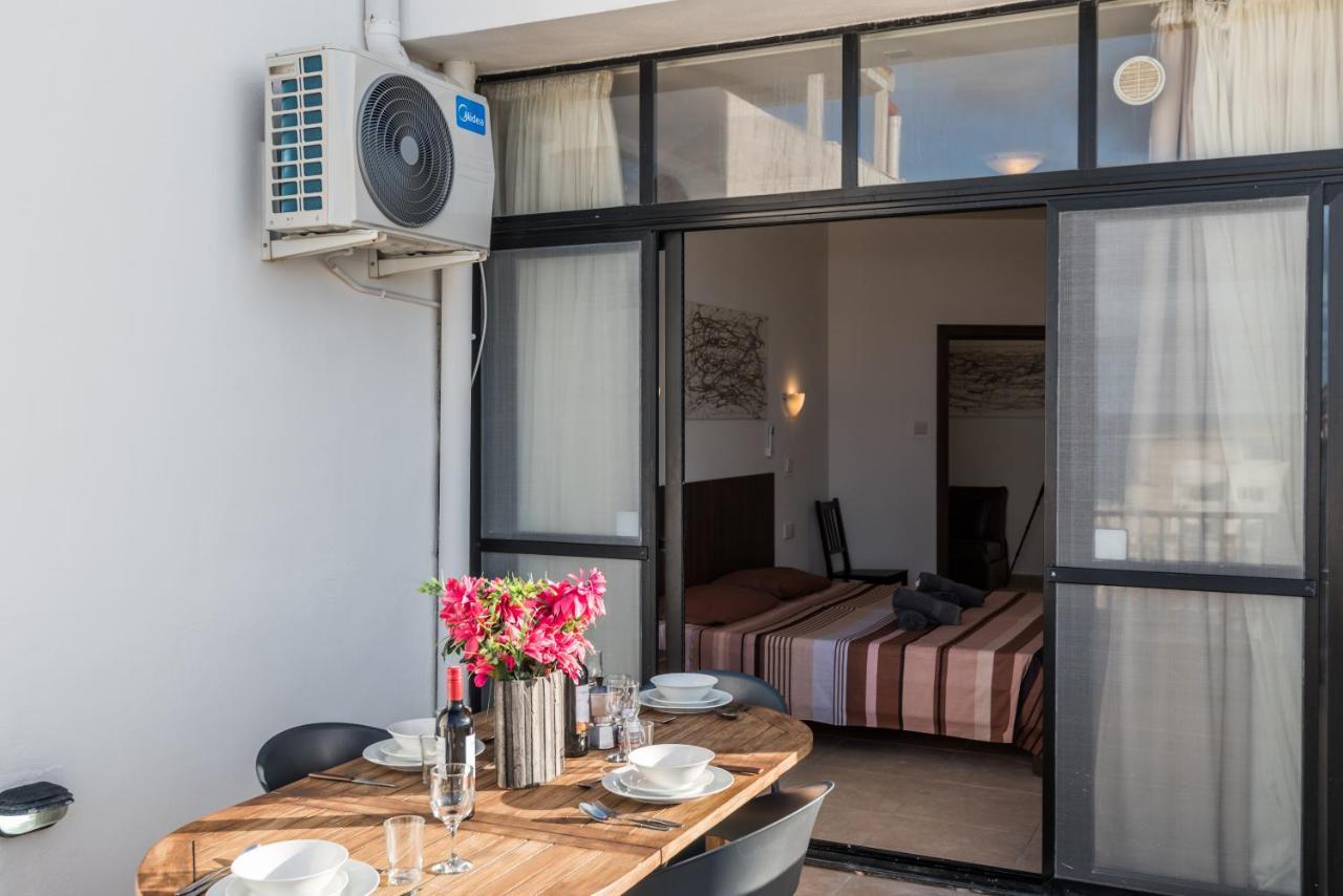 Seashells 2 Bedroom Apartment With Sunny Terrace With Stunning Sea Views - By Getawaysmalta St. Paul's Bay Esterno foto