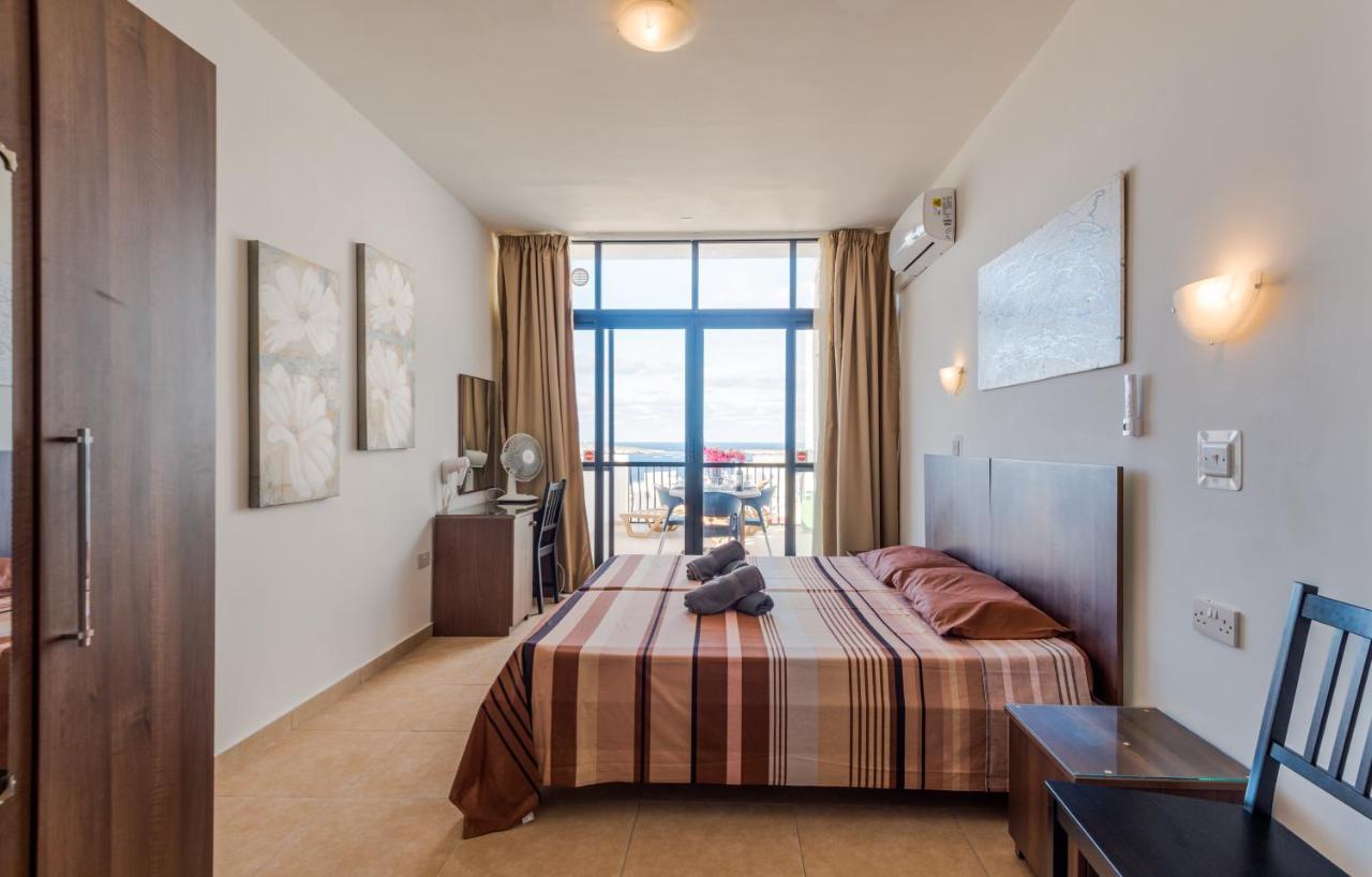 Seashells 2 Bedroom Apartment With Sunny Terrace With Stunning Sea Views - By Getawaysmalta St. Paul's Bay Esterno foto
