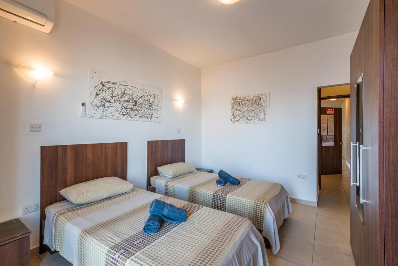 Seashells 2 Bedroom Apartment With Sunny Terrace With Stunning Sea Views - By Getawaysmalta St. Paul's Bay Esterno foto