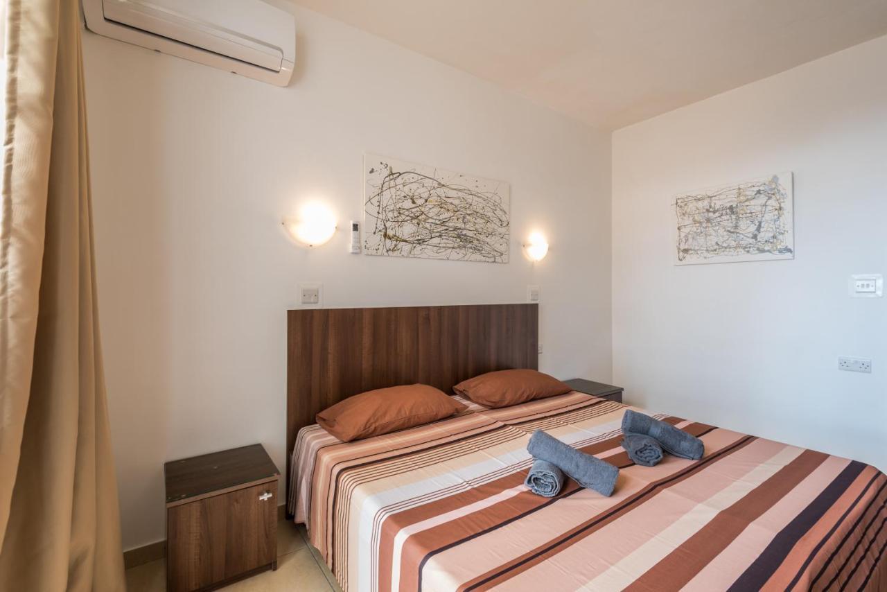 Seashells 2 Bedroom Apartment With Sunny Terrace With Stunning Sea Views - By Getawaysmalta St. Paul's Bay Esterno foto